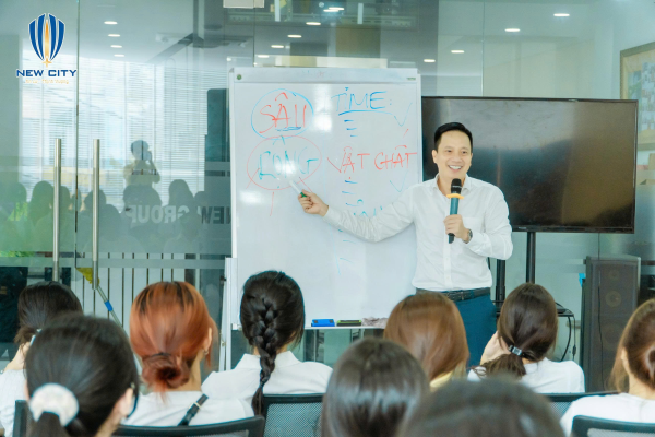 Hoạt động tham quan của SV Lớp 67.KT.CLC