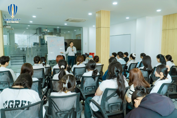 Hoạt động tham quan của SV Lớp 67.KT.CLC