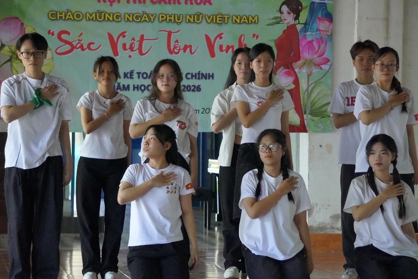 Hội thi Cắm Hoa “Sắc Việt tôn vinh” của Đoàn Hội Khoa Kế toán - Tài chính