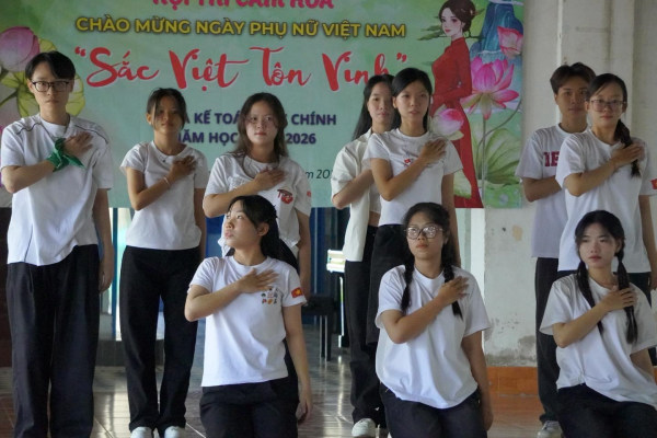 Hội thi Cắm Hoa “Sắc Việt tôn vinh” của Đoàn Hội Khoa Kế toán - Tài chính